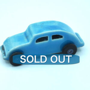 エストニアの陶器のミニカー（ブルー）