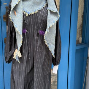 エストニア 三角ストール【キツネがいっぱい】