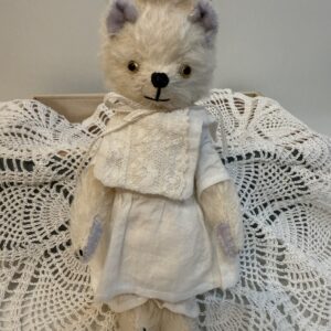 KAZARIYAさんのすみれ耳くまさん(18㎝) 10