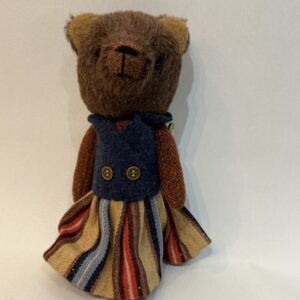 Sirjeさんのテディベア（ネイビーのベスト）