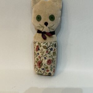 前から見ても後ろから見てもネコちゃん A