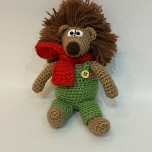 LIENEさんの編みぐるみ【サロペットを着たおしゃれライオン】