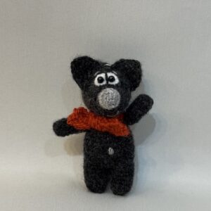 LIENEさんの編みぐるみ【黒いキツネ？のキーホルダー】